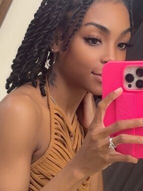 Your Posher ~ Niqniqua